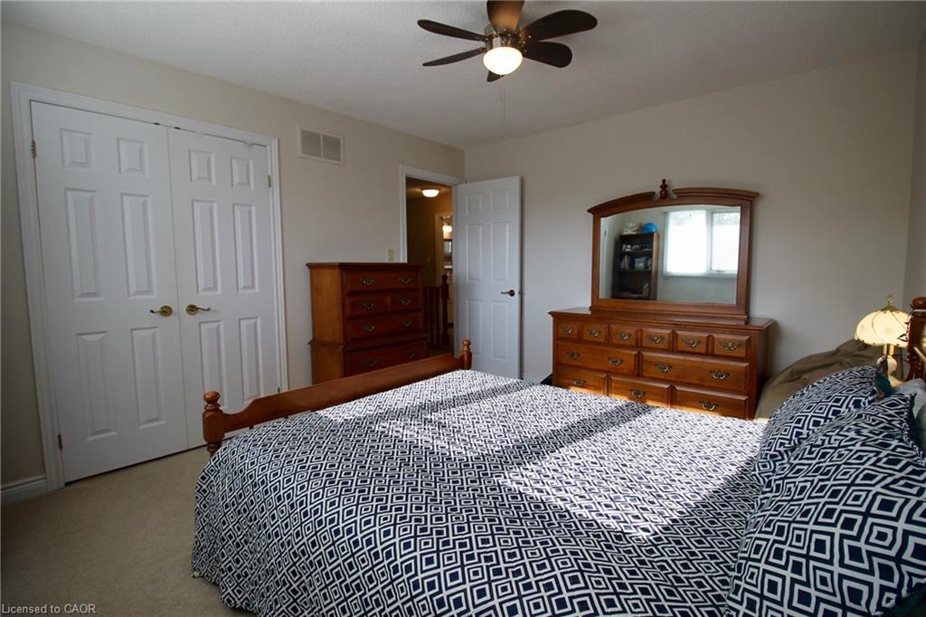 153 Meadowbrook Drive, Ancaster, ON - Indoor Photo Showing Bedroom