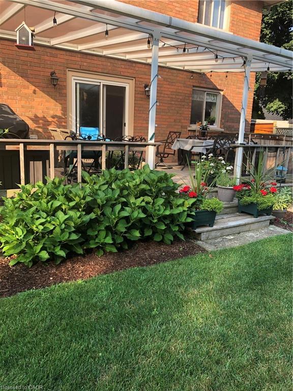 153 Meadowbrook Drive, Ancaster, ON - Outdoor