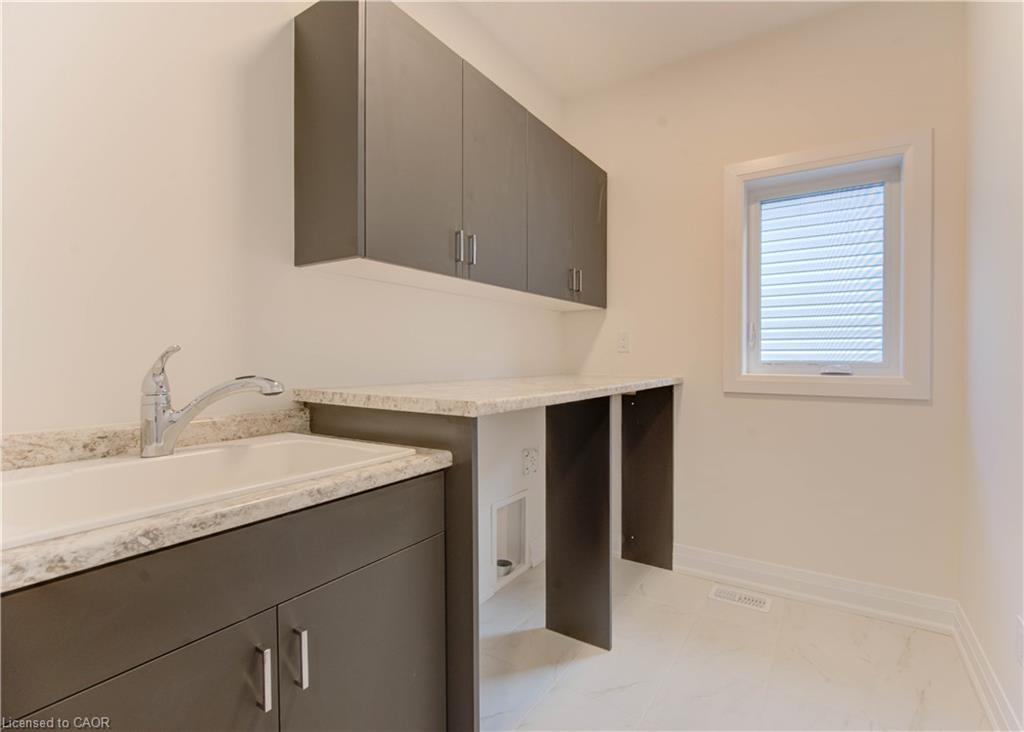 58 Jacob Detweiller Drive, Kitchener, ON - Indoor