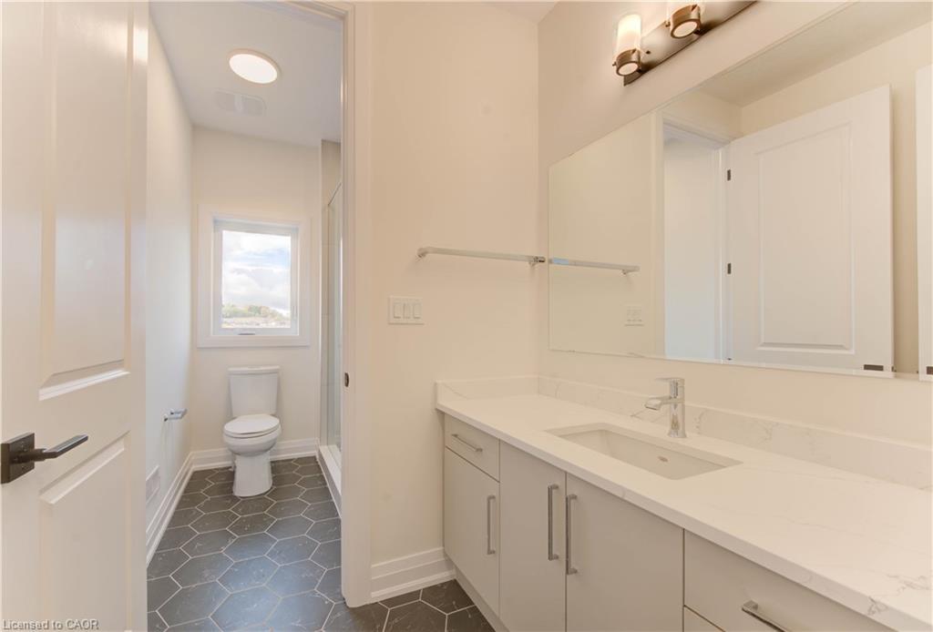 58 Jacob Detweiller Drive, Kitchener, ON - Indoor Photo Showing Bathroom