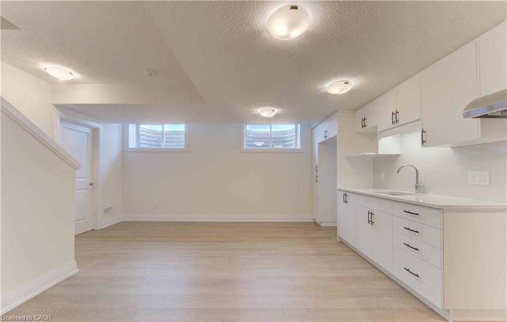 58 Jacob Detweiller Drive, Kitchener, ON - Indoor Photo Showing Other Room