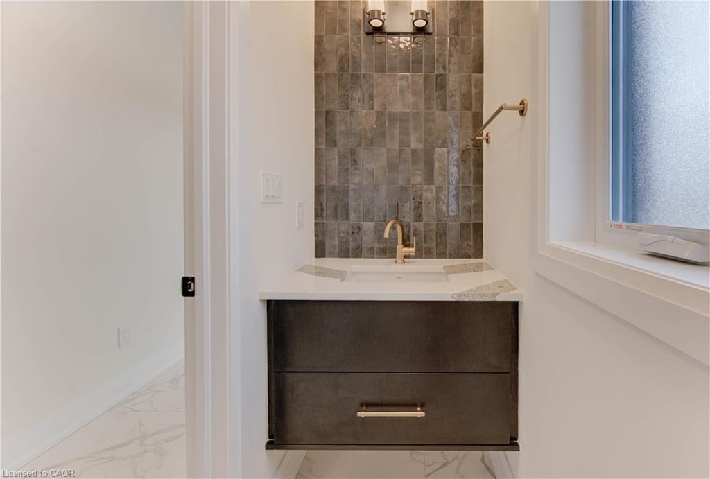 58 Jacob Detweiller Drive, Kitchener, ON - Indoor