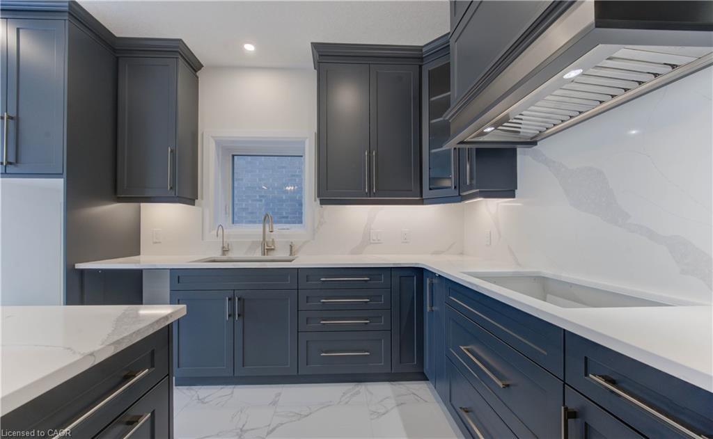 58 Jacob Detweiller Drive, Kitchener, ON - Indoor Photo Showing Kitchen With Upgraded Kitchen