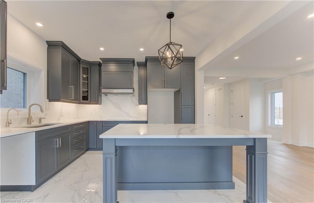 58 Jacob Detweiller Drive, Kitchener, ON - Indoor Photo Showing Kitchen With Upgraded Kitchen