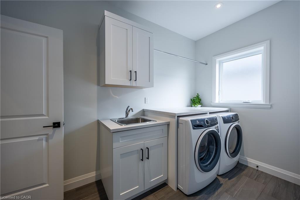 120 Newport Lane, Port Dover, ON - Indoor Photo Showing Laundry Room