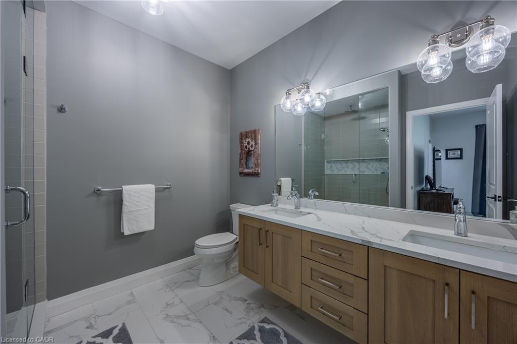 120 Newport Lane, Port Dover, ON - Indoor Photo Showing Bathroom