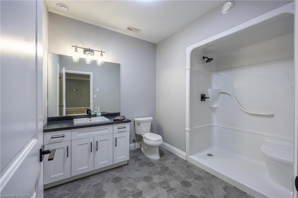 120 Newport Lane, Port Dover, ON - Indoor Photo Showing Bathroom