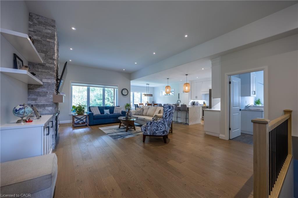 120 Newport Lane, Port Dover, ON - Indoor Photo Showing Living Room