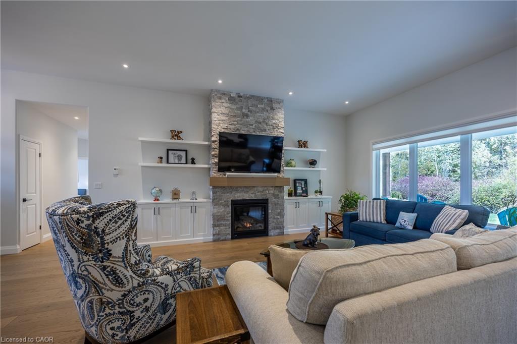 120 Newport Lane, Port Dover, ON - Indoor Photo Showing Living Room With Fireplace