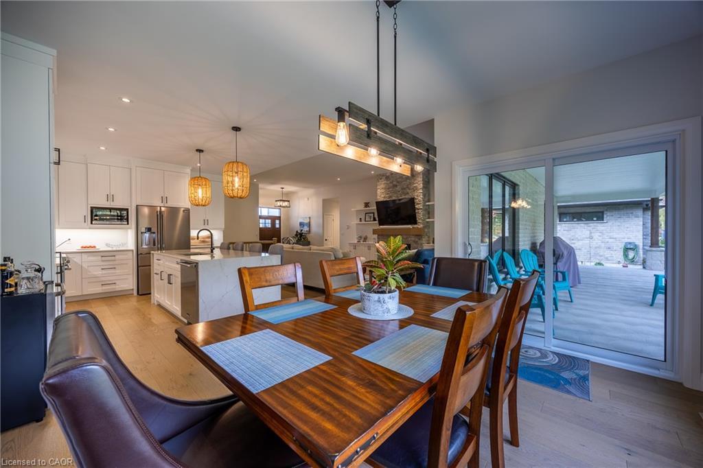 120 Newport Lane, Port Dover, ON - Indoor Photo Showing Dining Room