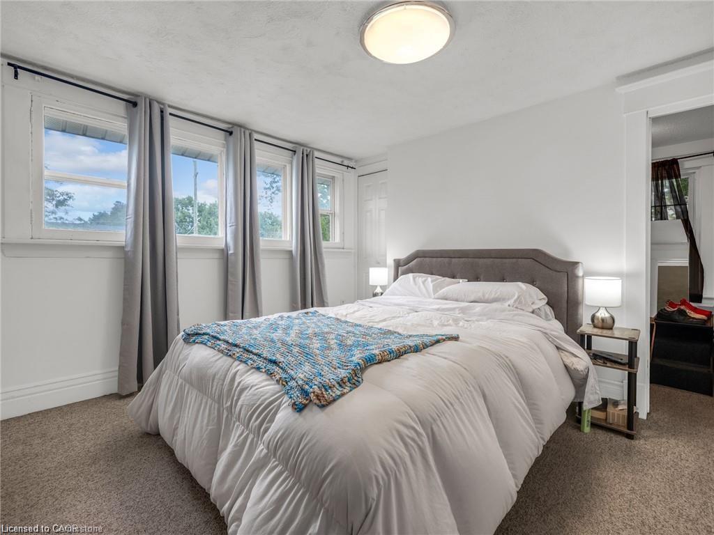 6370 High Street, Niagara Falls, ON - Indoor Photo Showing Bedroom
