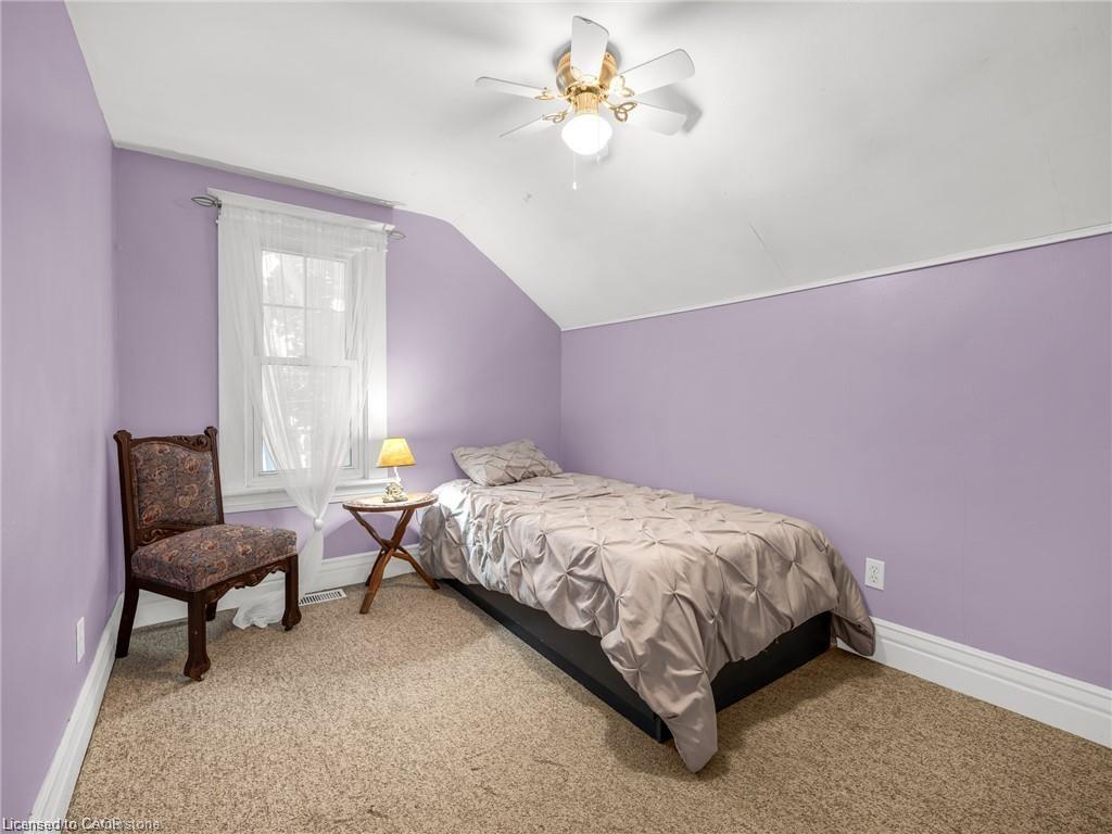 6370 High Street, Niagara Falls, ON - Indoor Photo Showing Bedroom