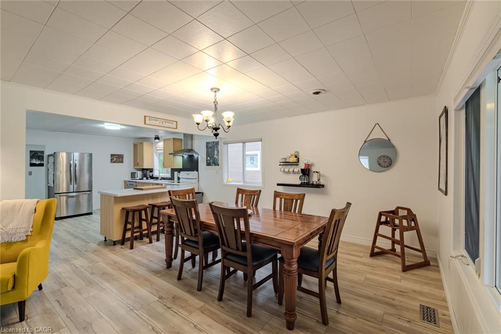 15 Park Lane Crescent, Turkey Point, ON - Indoor Photo Showing Dining Room