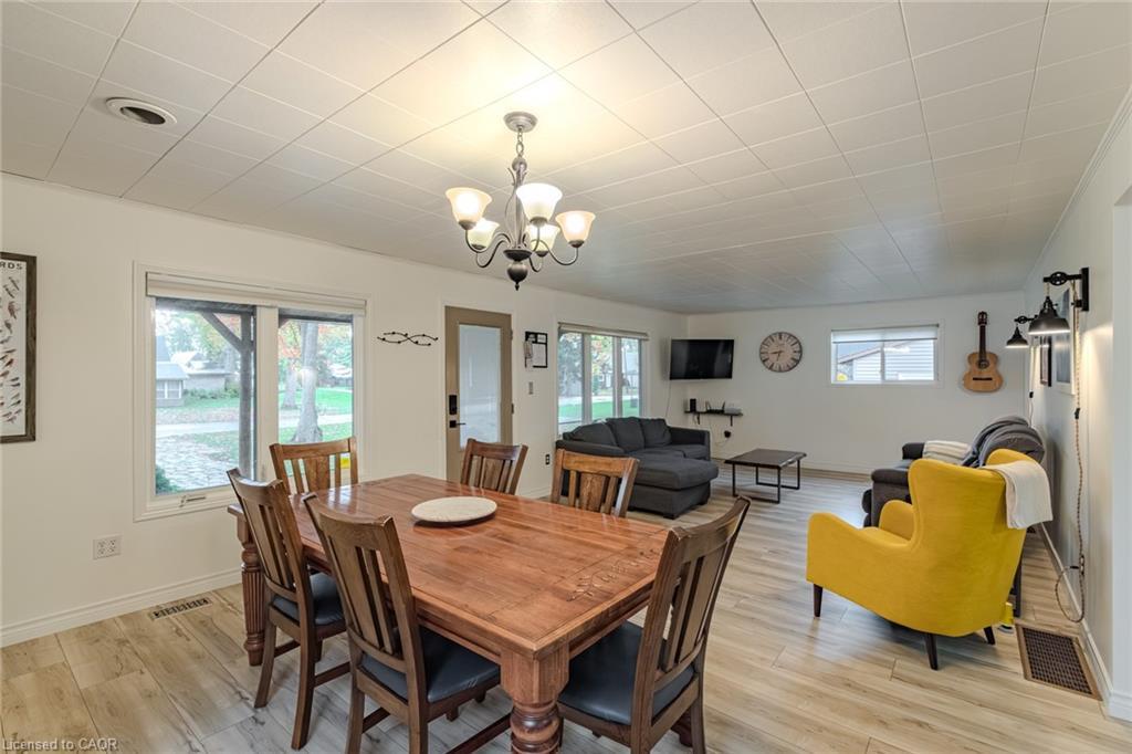 15 Park Lane Crescent, Turkey Point, ON - Indoor Photo Showing Dining Room