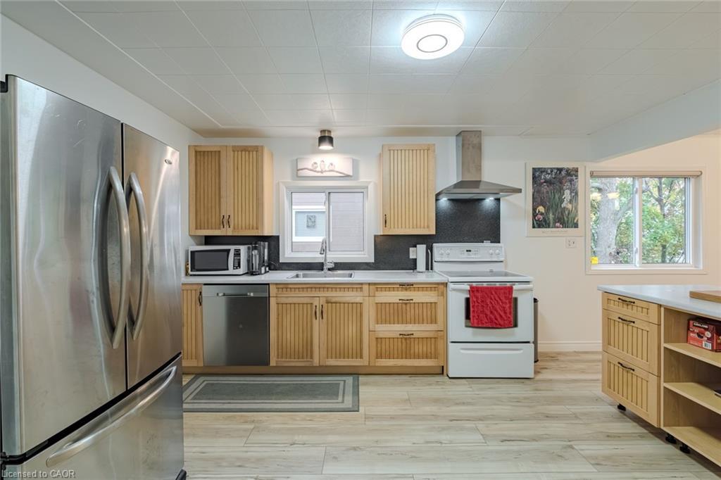 15 Park Lane Crescent, Turkey Point, ON - Indoor Photo Showing Kitchen