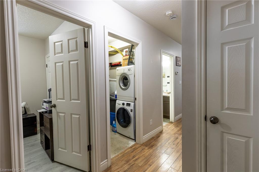6B-38 Howe Drive, Kitchener, ON - Indoor Photo Showing Laundry Room