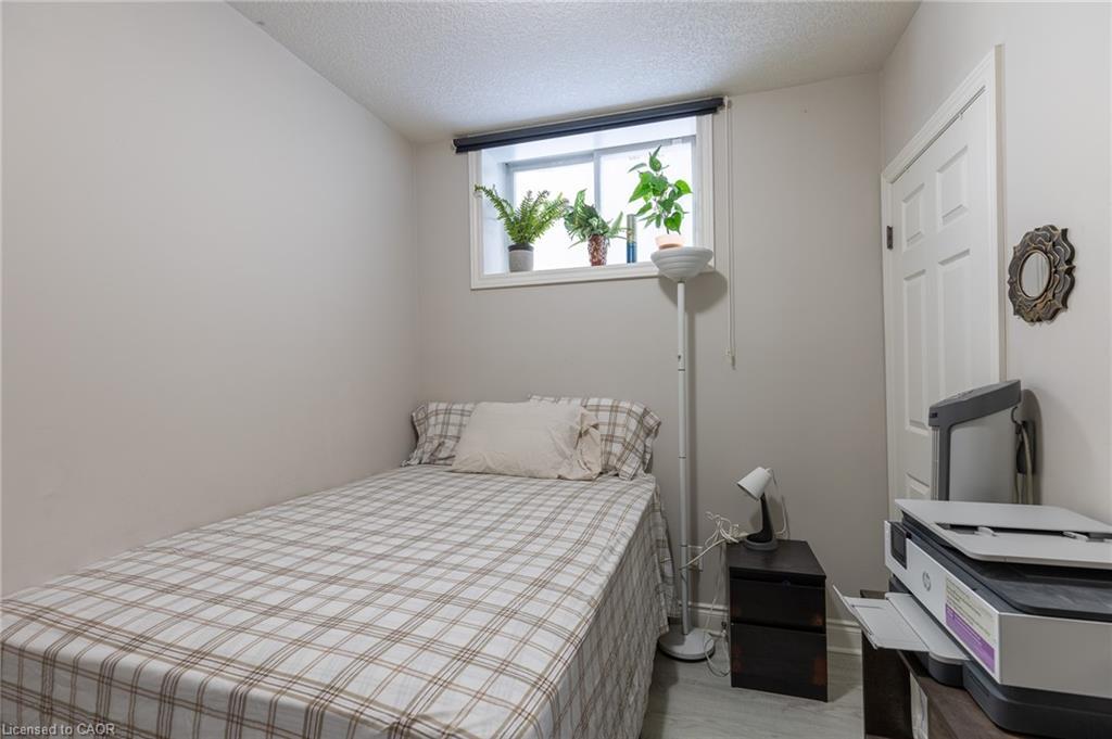 6B-38 Howe Drive, Kitchener, ON - Indoor Photo Showing Bedroom