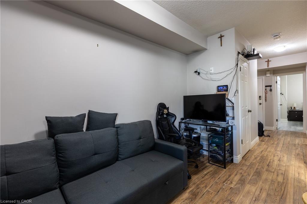 6B-38 Howe Drive, Kitchener, ON - Indoor