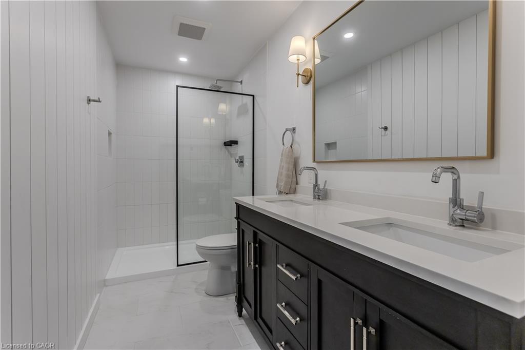 333 St Paul Street, Burlington, ON - Indoor Photo Showing Bathroom