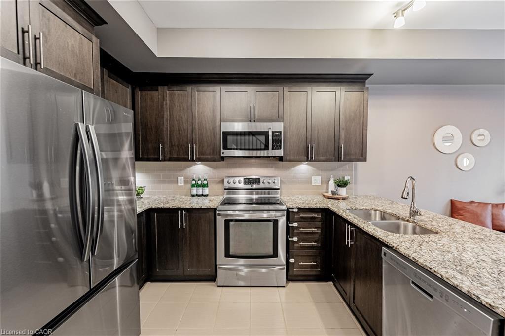 4148 Galileo Common, Burlington, ON - Indoor Photo Showing Kitchen With Double Sink With Upgraded Kitchen