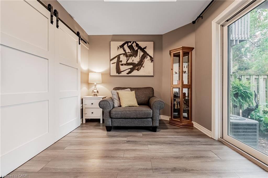 4148 Galileo Common, Burlington, ON - Indoor Photo Showing Living Room