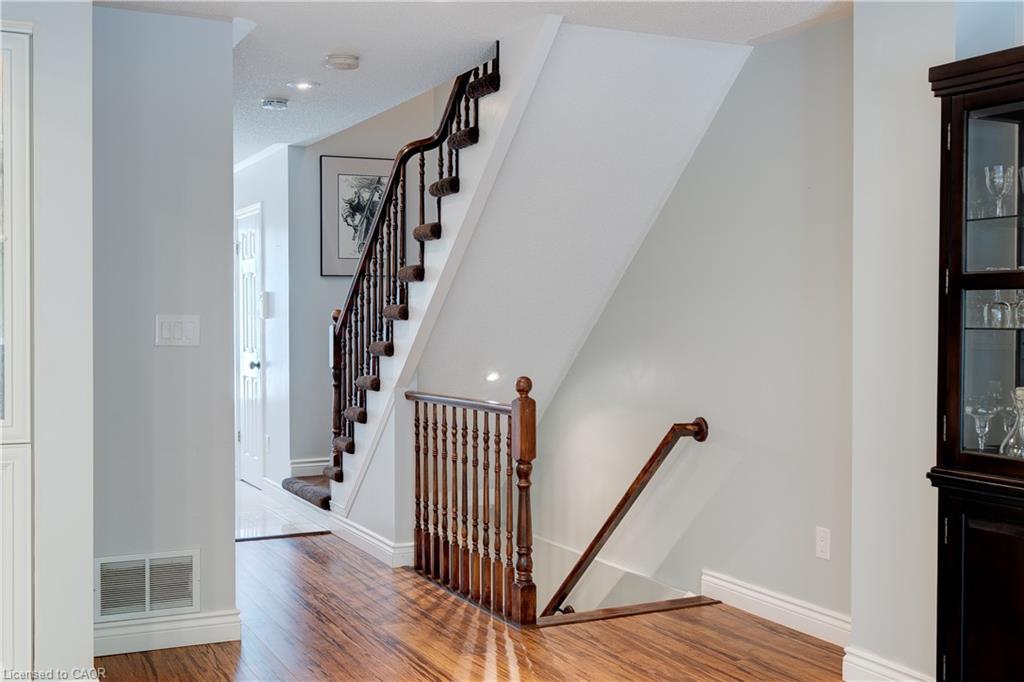 19-2151 Walkers Line, Burlington, ON - Indoor Photo Showing Other Room