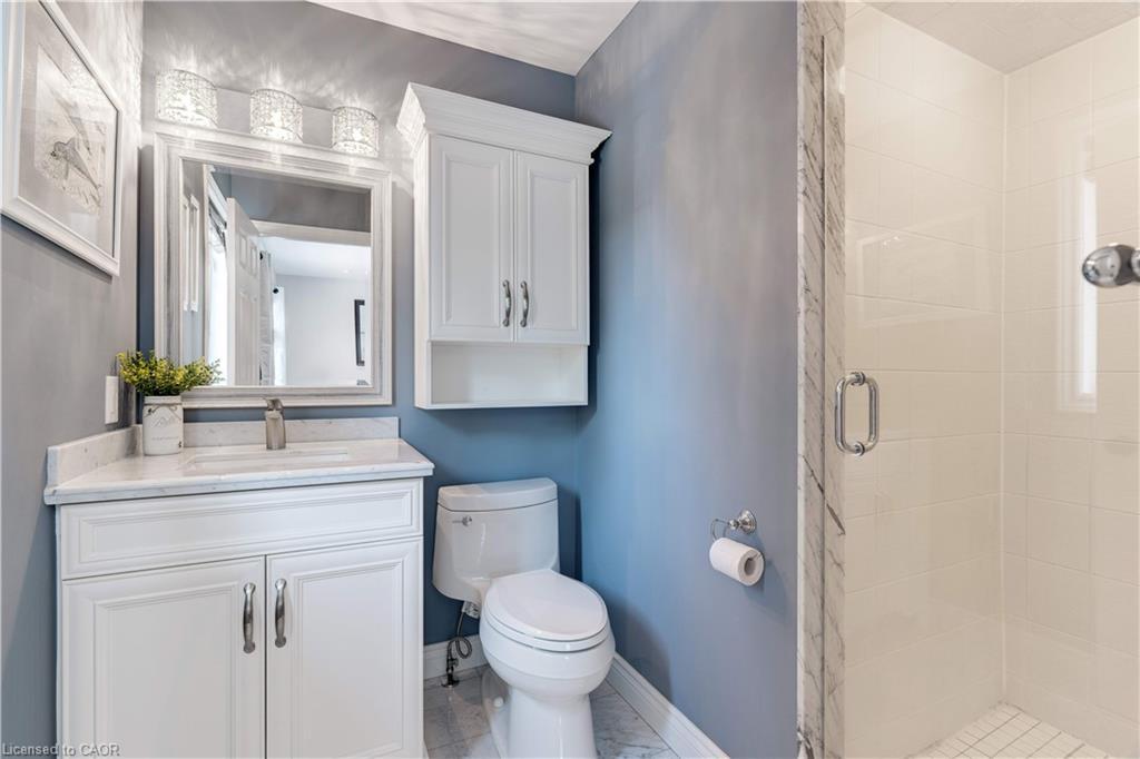 19-2151 Walkers Line, Burlington, ON - Indoor Photo Showing Bathroom