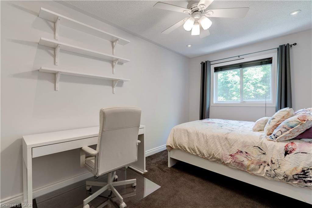 19-2151 Walkers Line, Burlington, ON - Indoor Photo Showing Bedroom