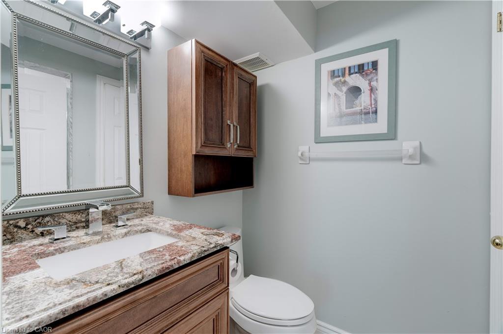 19-2151 Walkers Line, Burlington, ON - Indoor Photo Showing Bathroom