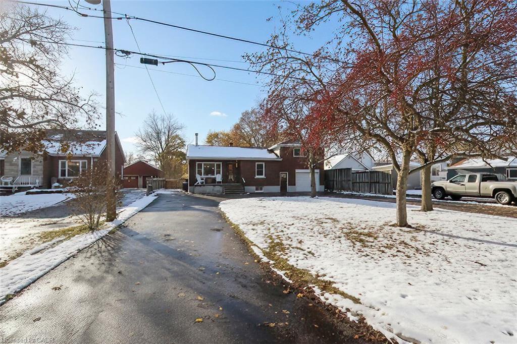67 Blossom Avenue, Brantford, ON - Outdoor