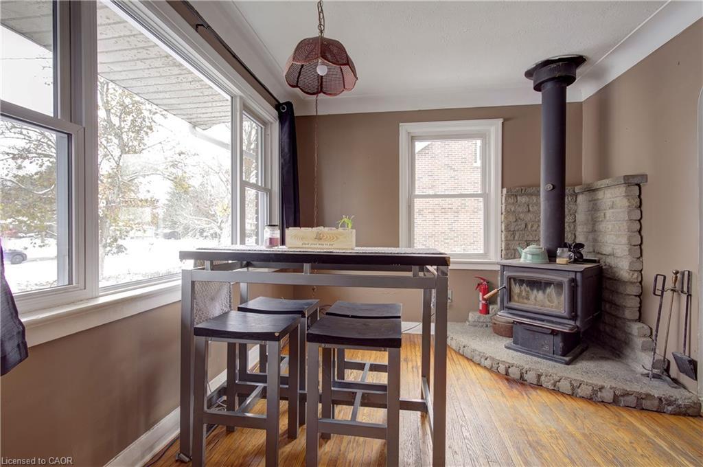 67 Blossom Avenue, Brantford, ON - Indoor Photo Showing Dining Room
