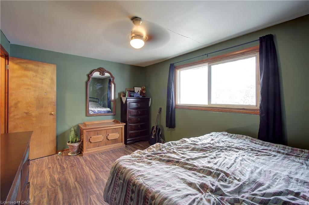 67 Blossom Avenue, Brantford, ON - Indoor Photo Showing Bedroom