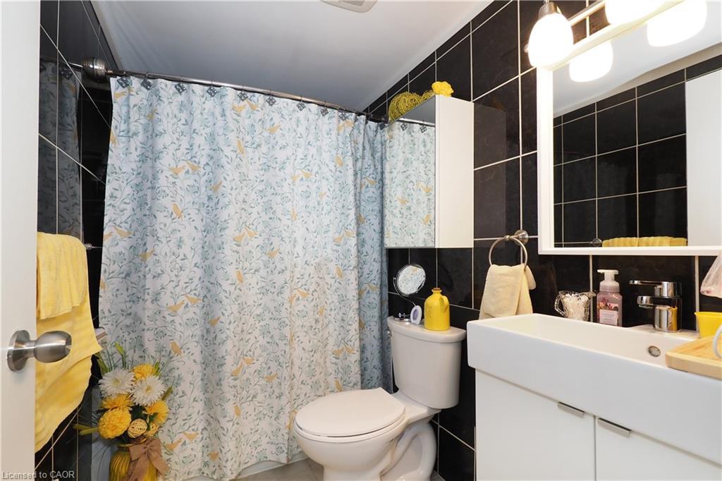 403-29 West Avenue, Kitchener, ON - Indoor Photo Showing Bathroom