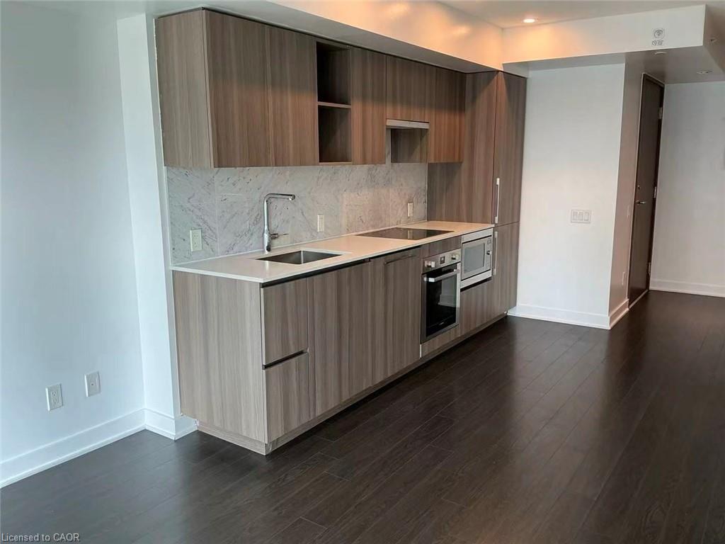 1605-17 Bathurst Street, Toronto, ON - Indoor Photo Showing Kitchen