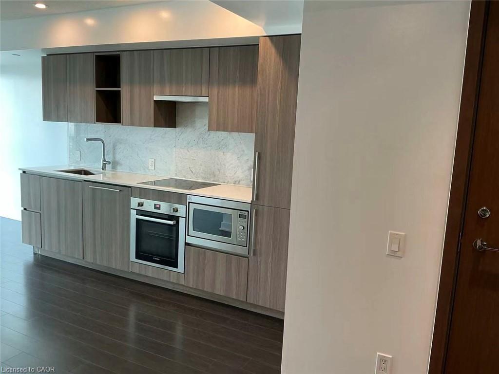 1605-17 Bathurst Street, Toronto, ON - Indoor Photo Showing Kitchen