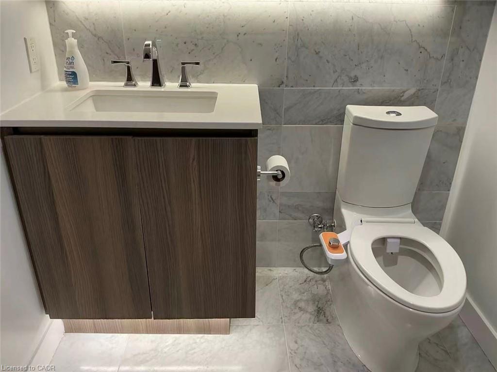 1605-17 Bathurst Street, Toronto, ON - Indoor Photo Showing Bathroom