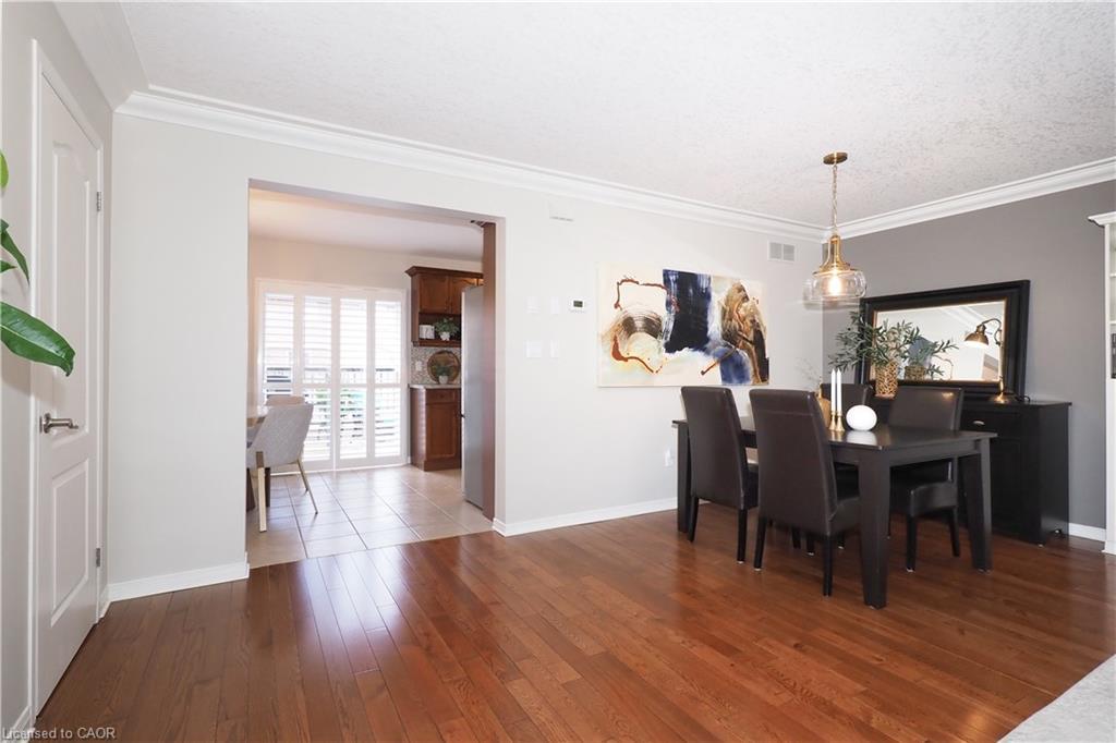 N/A-17 Grosvenor Lane, Cambridge, ON - Indoor Photo Showing Dining Room