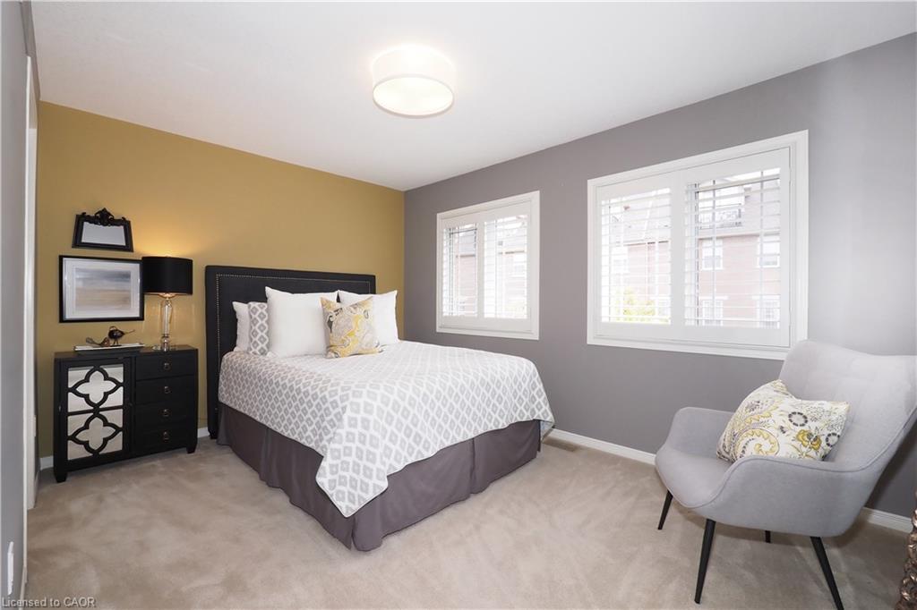 N/A-17 Grosvenor Lane, Cambridge, ON - Indoor Photo Showing Bedroom
