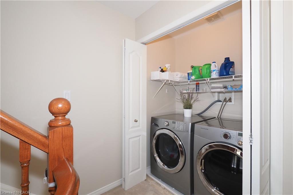 N/A-17 Grosvenor Lane, Cambridge, ON - Indoor Photo Showing Laundry Room