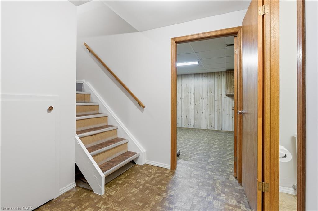 28 Bacall Crescent, Hamilton, ON - Indoor Photo Showing Other Room