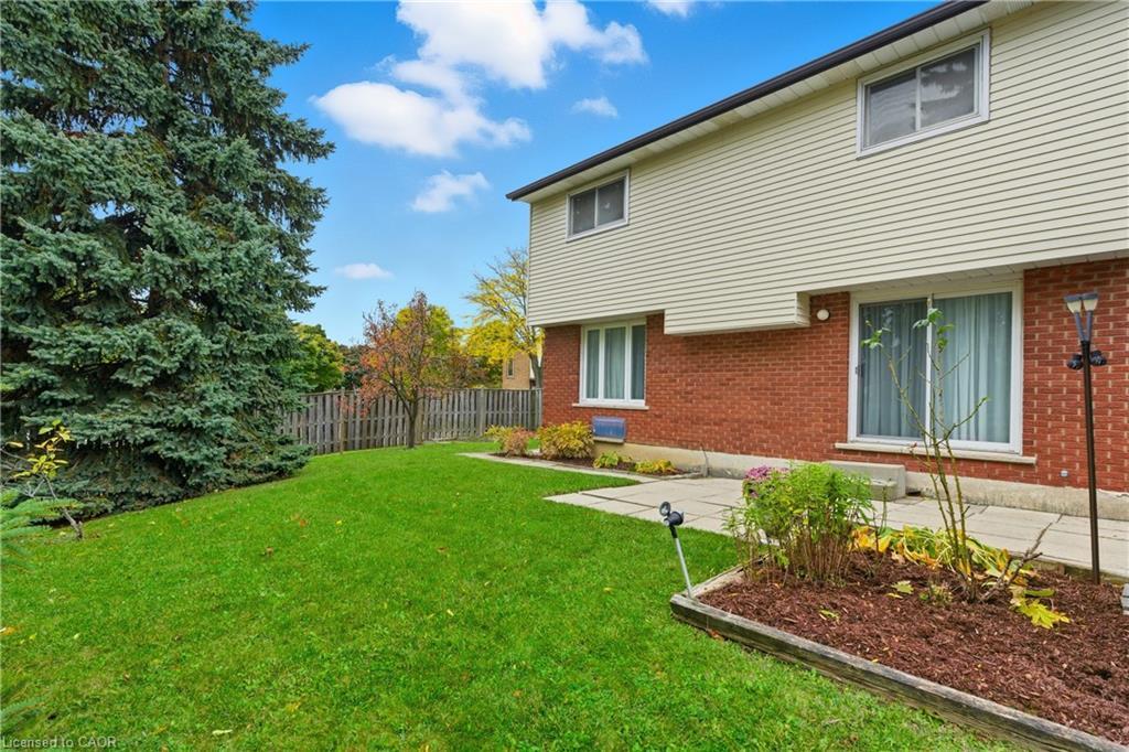 28 Bacall Crescent, Hamilton, ON - Outdoor