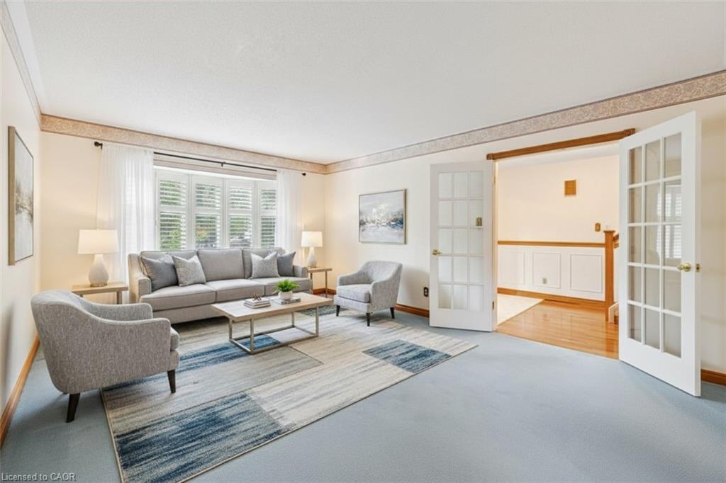 457 Stillmeadow Circle, Waterloo, ON - Indoor Photo Showing Living Room