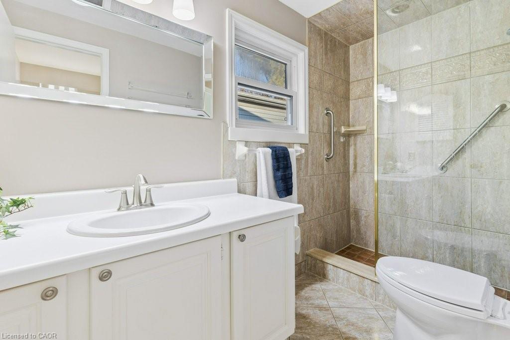 457 Stillmeadow Circle, Waterloo, ON - Indoor Photo Showing Bathroom