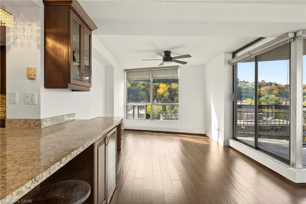 1808-150 Charlton Avenue E, Hamilton, ON - Indoor