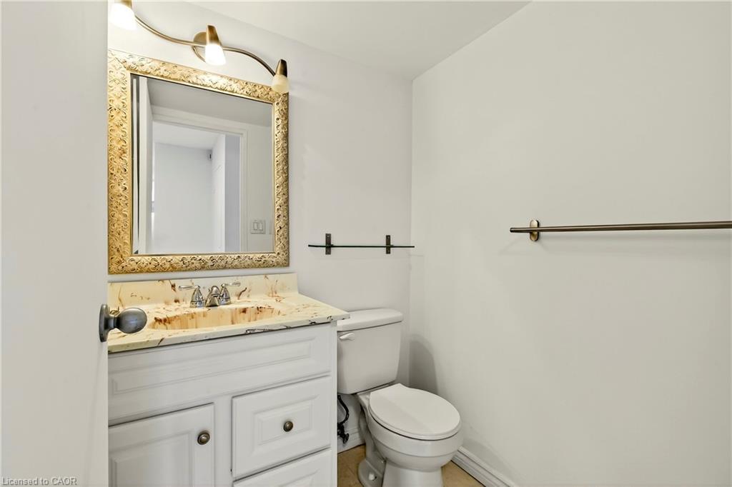 1808-150 Charlton Avenue E, Hamilton, ON - Indoor Photo Showing Bathroom