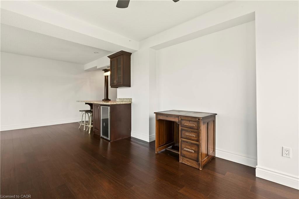 1808-150 Charlton Avenue E, Hamilton, ON - Indoor