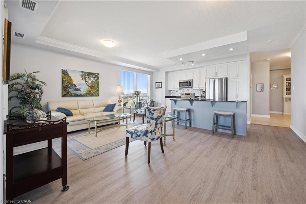 809-539 Belmont Avenue W, Kitchener, ON - Indoor Photo Showing Other Room