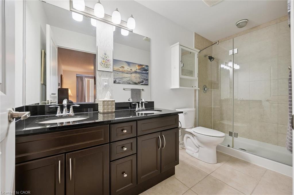 809-539 Belmont Avenue W, Kitchener, ON - Indoor Photo Showing Bathroom