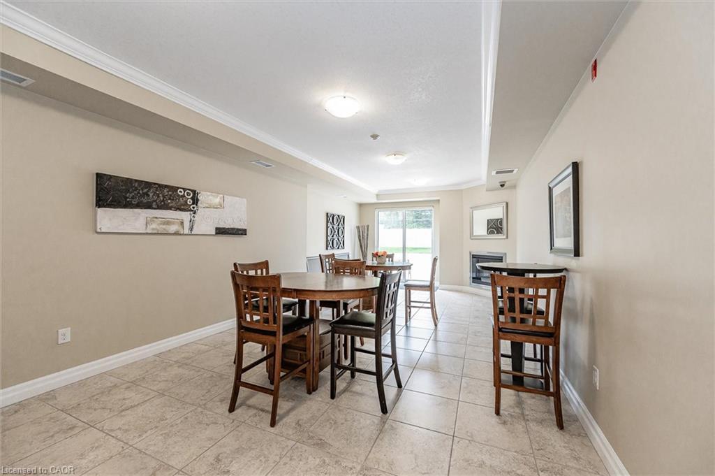 809-539 Belmont Avenue W, Kitchener, ON - Indoor Photo Showing Dining Room