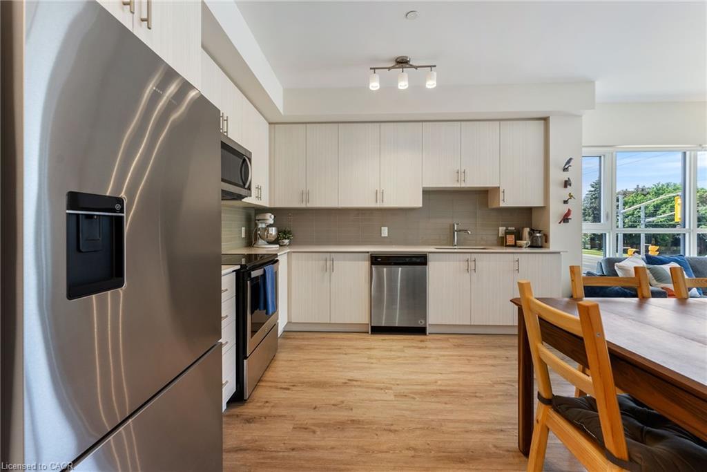 202-340 Plains Road E, Burlington, ON - Indoor Photo Showing Kitchen With Stainless Steel Kitchen